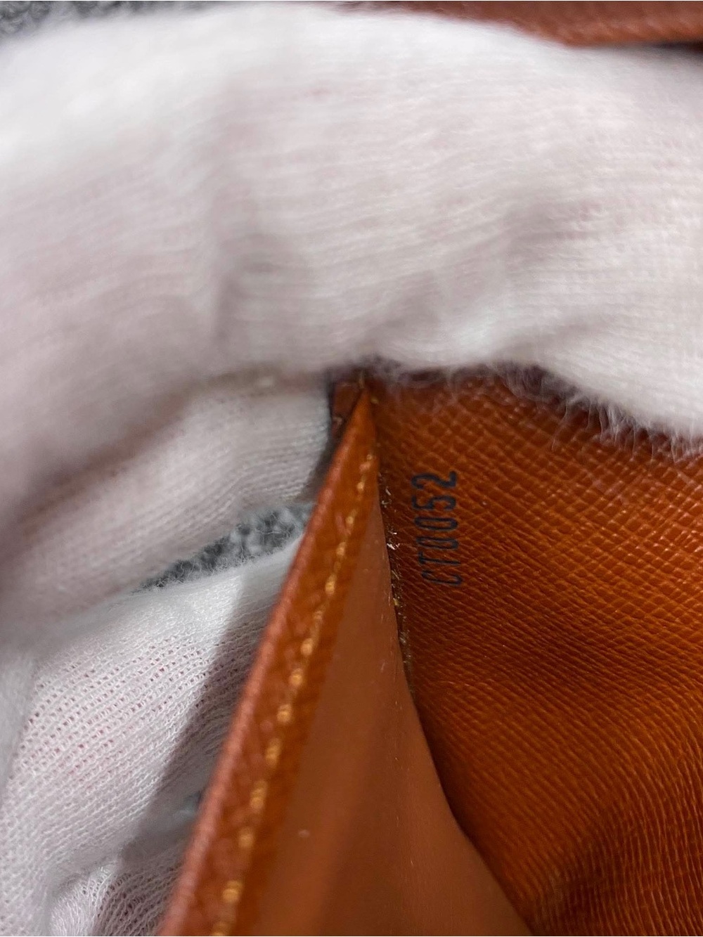 Louis Vuitton Monogram Long Wallet - Authentic - Picture 10 of 11